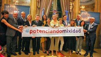 De izq. a der:: Laurence