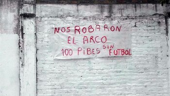 El cartel que colgaron los