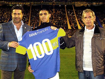 Mechetti, a la derecha de