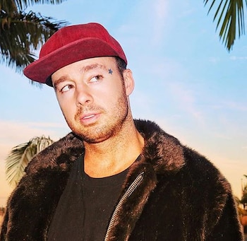 (Instagram: @jonjames)