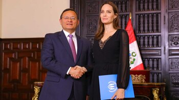 Jolie, con el ministro peruano