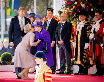 El saludo de la polémica.