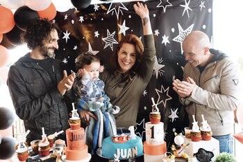 La orgullosa madre, a toda