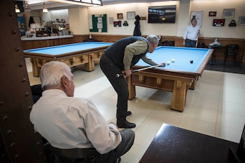 11 Mesas de Billar totalmente restauradas, 6 mesas de pool y 1 de Snooker que tienen una antigüedad de 120 años aproximadamente.