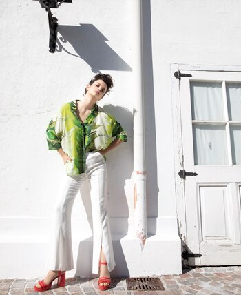 Camisa con estampa de hojas