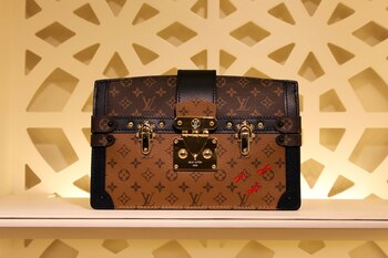 Clutch maulle monogram $ 158,000.00