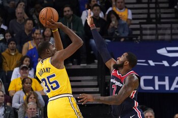 Kevin Durant aportó 30 puntos