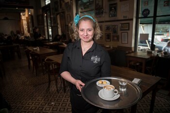 Analía, moza de Bar de Cao