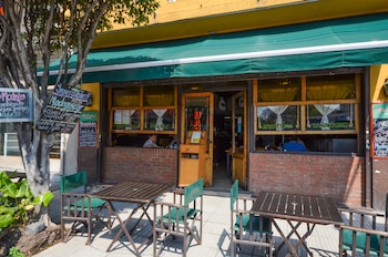 Café 8 Esquinas, un ícono de Colegiales sobre la Avenida Forest 1186