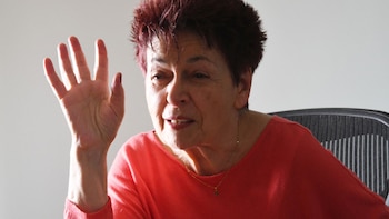 Hélène busca mantener viva la memoria