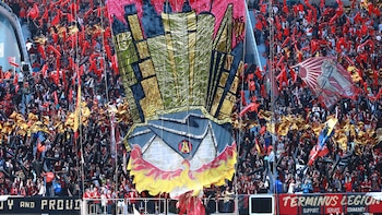 El público grita ‘¡ATL!’ con cada ataque del equipo y también hay canciones en español (AP)