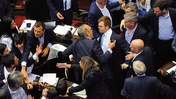 Fernando Iglesias intenta calmar a