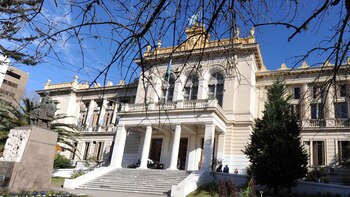 Un empleado de la Dirección General de Cultura y Educación bonaerense posibilitó la estafa
