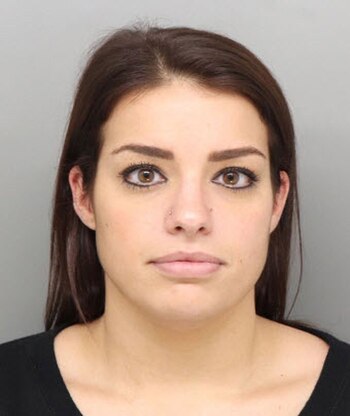 Jennifer Walsh tuvo sexo con una alumna y fue detenida brevemente por la policía (Oficina del Sheriff del Condado de Hamilton, Ohio)