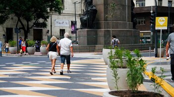 Los maceteros quitaron espacios para