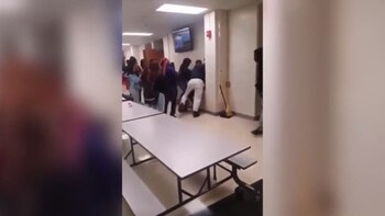 El subdirector fue acorralado y