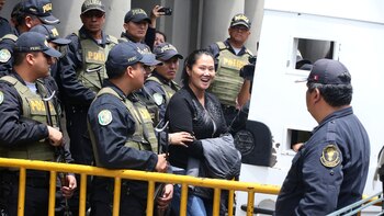 Keiko Fujimori siendo trasladada a la