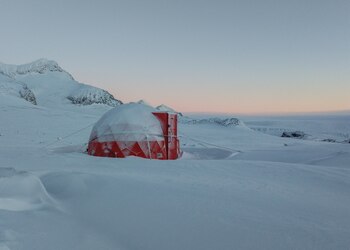 Se trata de domos geodésicos