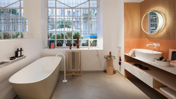 En el local insignia de