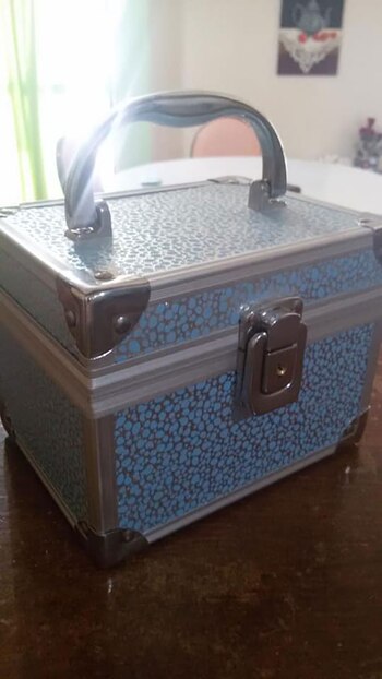 El cofre celeste estaba cerrado