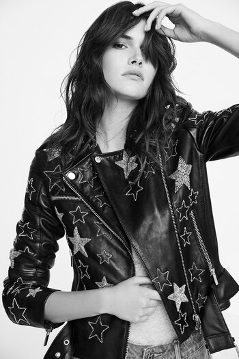 Campera biker bordada, el hit