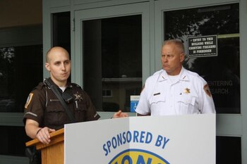 El sheriff James Kowalczyk lidera