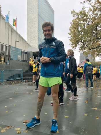 A dos años de haber dejado de fumar y luego de un arduo entrenamiento, Nicolás completó una hazaña, 42 km. de carrera.
