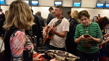 Miles de personas están varadas