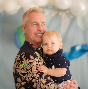 Marley junto al pequeño Mirko.