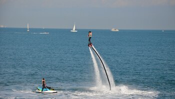 El Flyboard permite literalmente volar