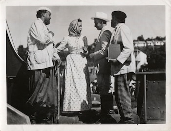 “Prisioneros de la tierra”