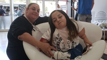 Melanie Celeste y su fiel compañera, su madre