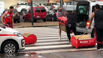 River prestó sus rodillos a