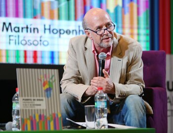 Martín Hopenhayn presentó a Gilles Lipovetsky: “Es un sociólogo crítico no pesimista que no cultiva una letanía nostálgica ni dictamina profecías apocalípticas”, dijo.