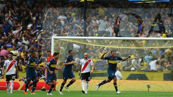 El festejo de Boca en el primer gol (Reuters)