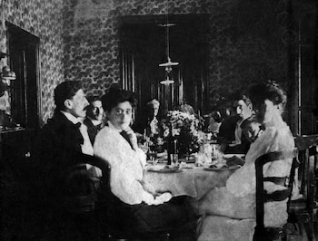 El empapelado con motivo de