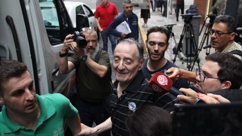 Tristán saliendo de su internación