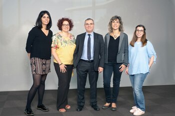 El Dr. Antonio Páez junto