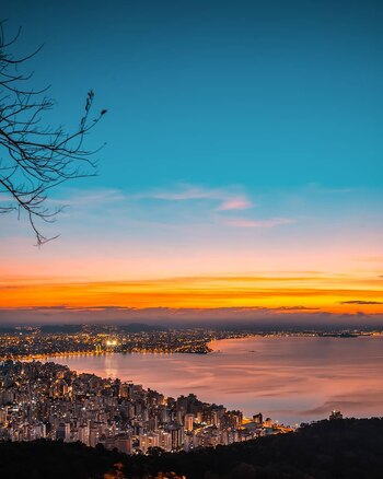 Es famosa por sus playas,