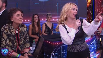 Esmeralda Mitre con su mamá,