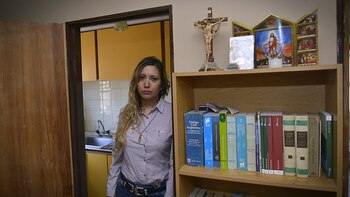 Itatí Leguizamón en su departamento