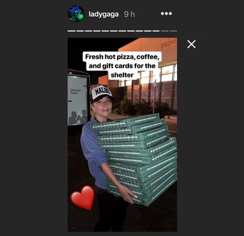 Lady Gaga repartió pizzas en