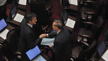 Pichetto saluda a Esteban Bullrich