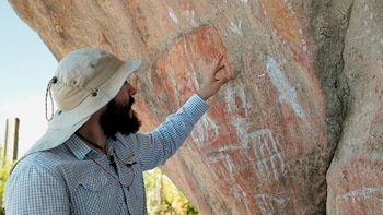 Guillermo Heider, becario del CONICET y asesor científico de “Mensajes Ancestrales”, en plena expedición científica