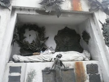 El mausoleo en donde está