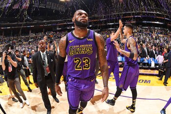 Hasta el momento, los Lakers están fuera de los Playoff(AFP)