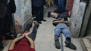 Bulones y “miguelitos” encontrados en