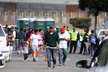 Personas de la caravana migrante