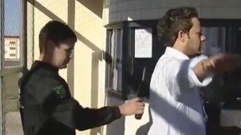 Hay varios controles para ingresar al penal