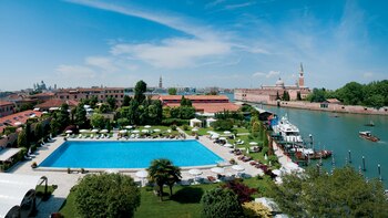 Olímpica por tamaño, de escala mundial por el paisaje, esta propuesta en plena Venecia es de ensueño